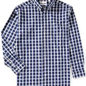 Roundtree & Yorke Blue and White Casual Button Down Shirt